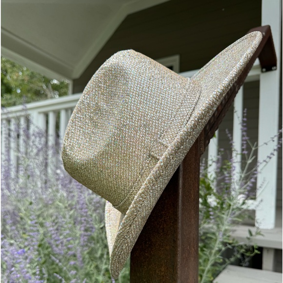 Iridescent cowgirl hat - Picture 9 of 13